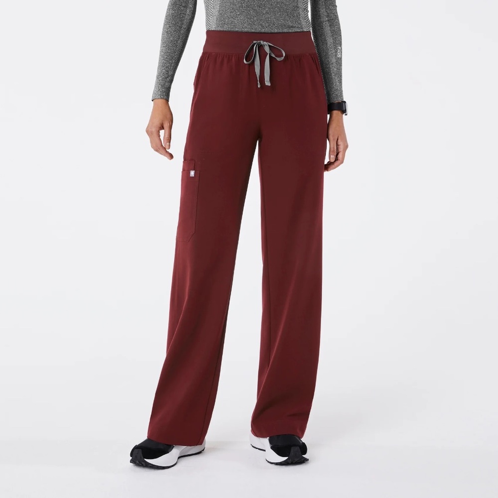 FIGS Isabel Wide-Leg Scrub Pants: Medium Petite (Burgundy)